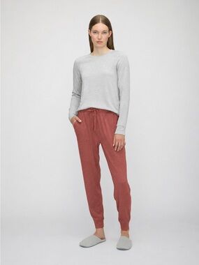 RETAIL $129 KIT + ACE JOGGERS